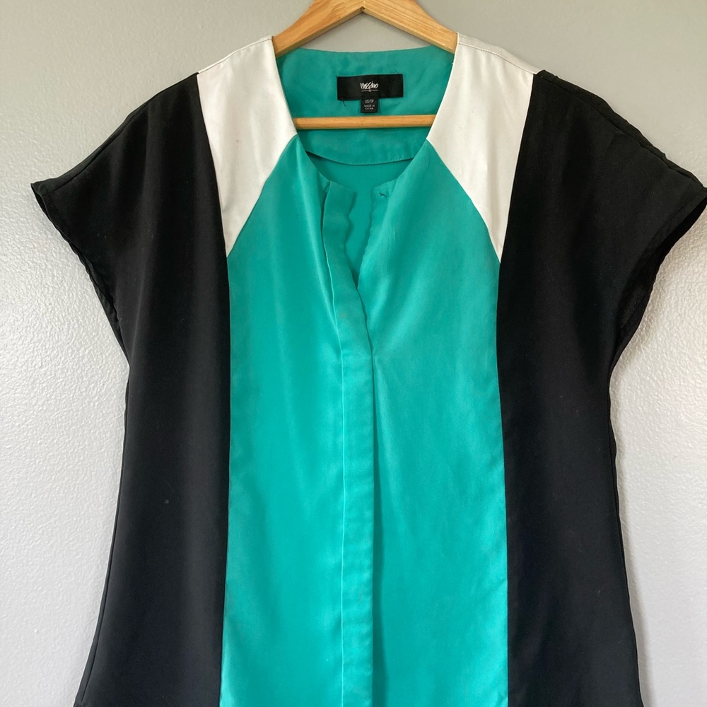 💕6 listings/$10💕 MOSSIMO color block top